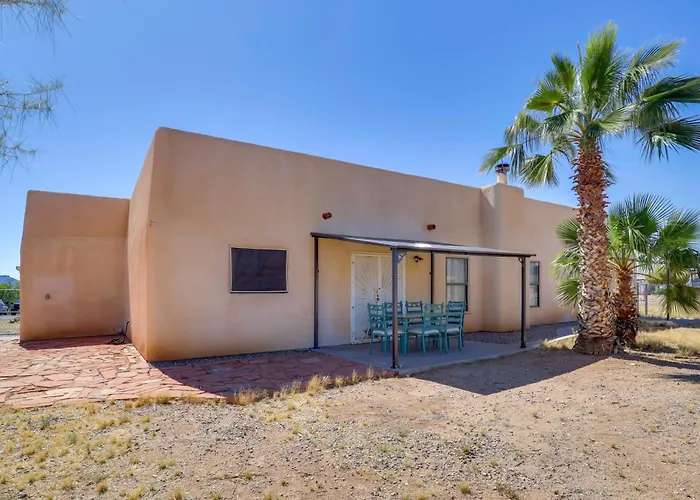 Desert Retreat In Golden Valley: Courtyard & Views *